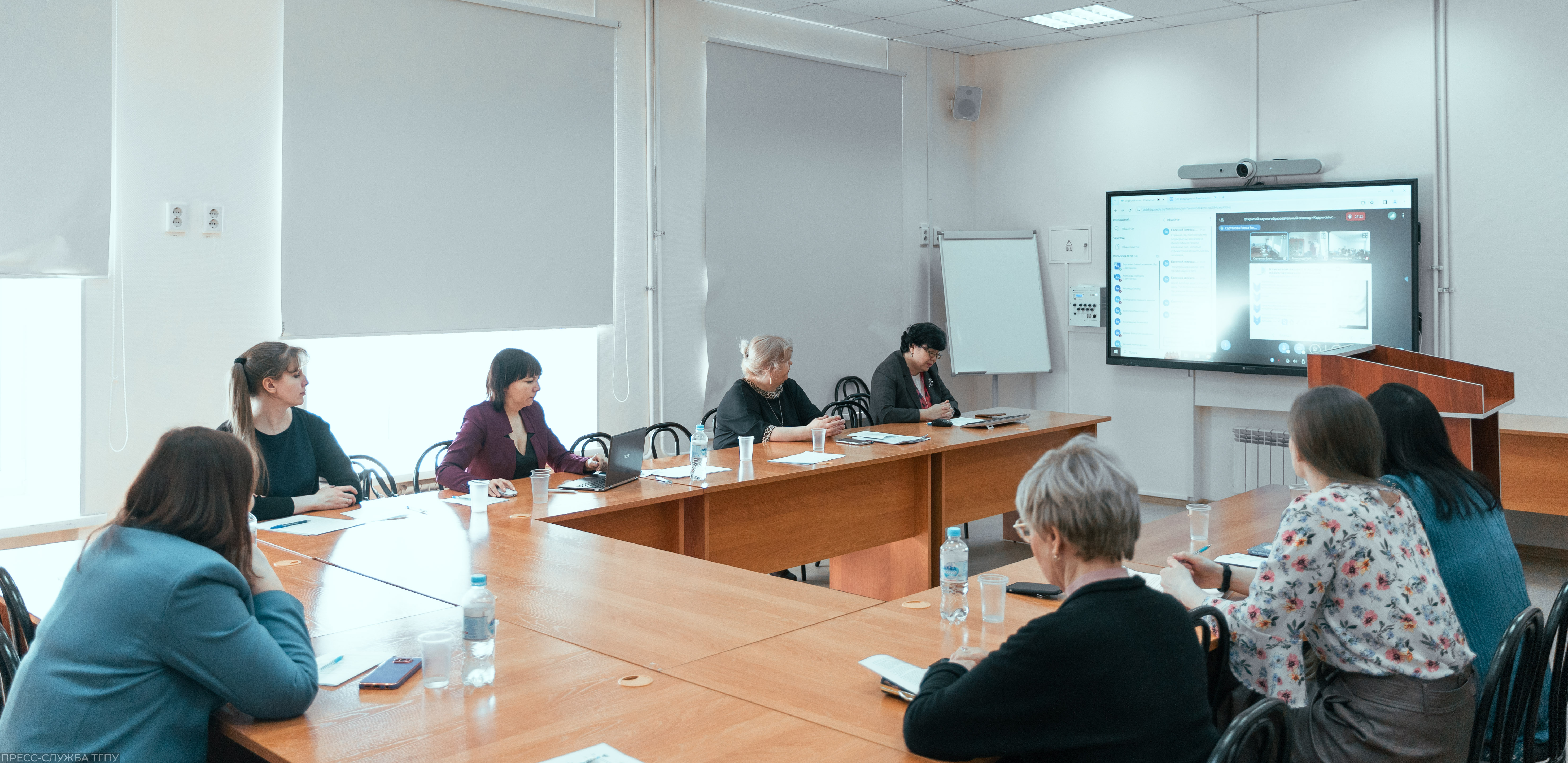 Кадры, поддержку педагогов и особенности развития сельской школы в информационном обществе обсудили в ТГПУ